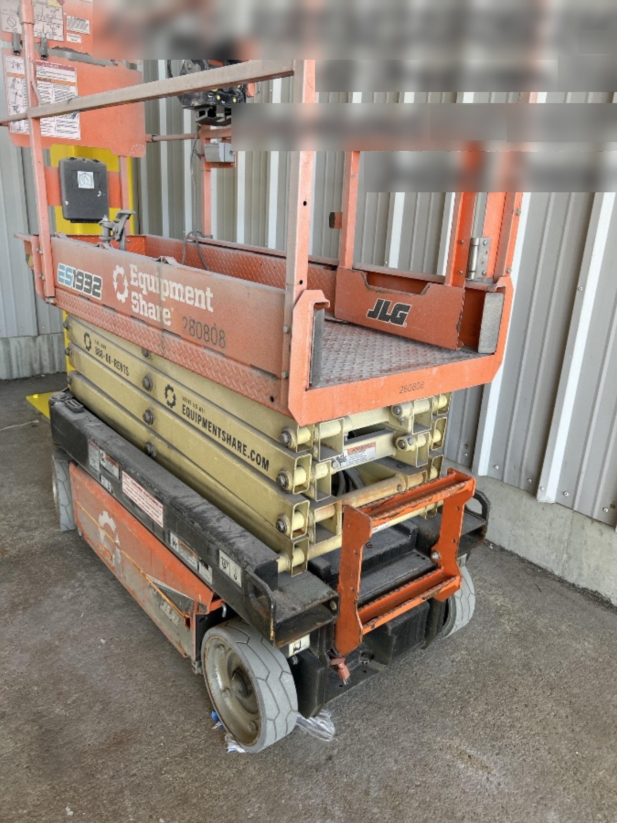 2022 JLG ES1932