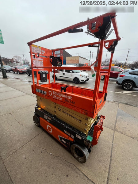 2022 JLG ES1932