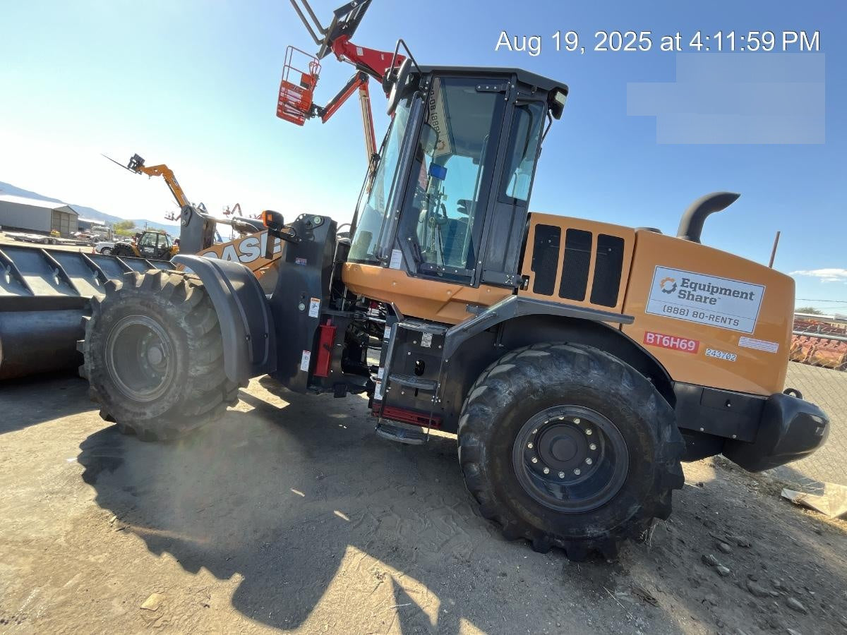 2022 CASE 721G