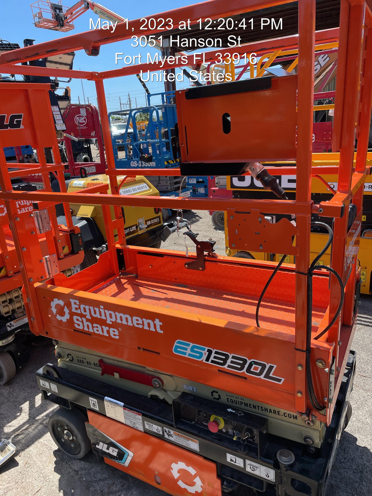 2022 JLG ES1330L