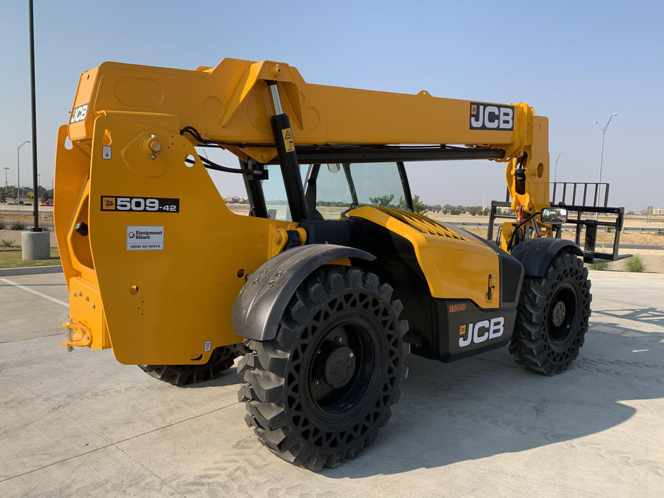 2020 JCB 509-42 Canopy, Solid Tires, Work Lights, Beacon, Aux Hydraulics, Back up Alarm, Lifting Eye, ES Decals