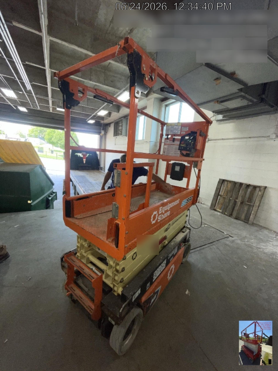 2023 JLG ES1932