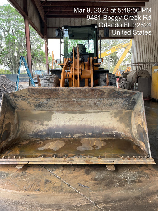 2016 Case 621F CLOSED CAB, JRB 416 STYLE HYD COUPLER