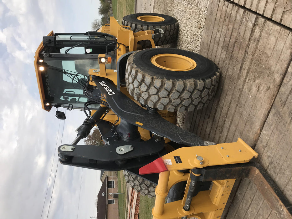 2019 John Deere 524L Cab/Heat/AIR, 3rd Function Hydraulics, Hydraulic JRB QC 2.75 Yd. Bucket, 60" Carriage/72" Forks