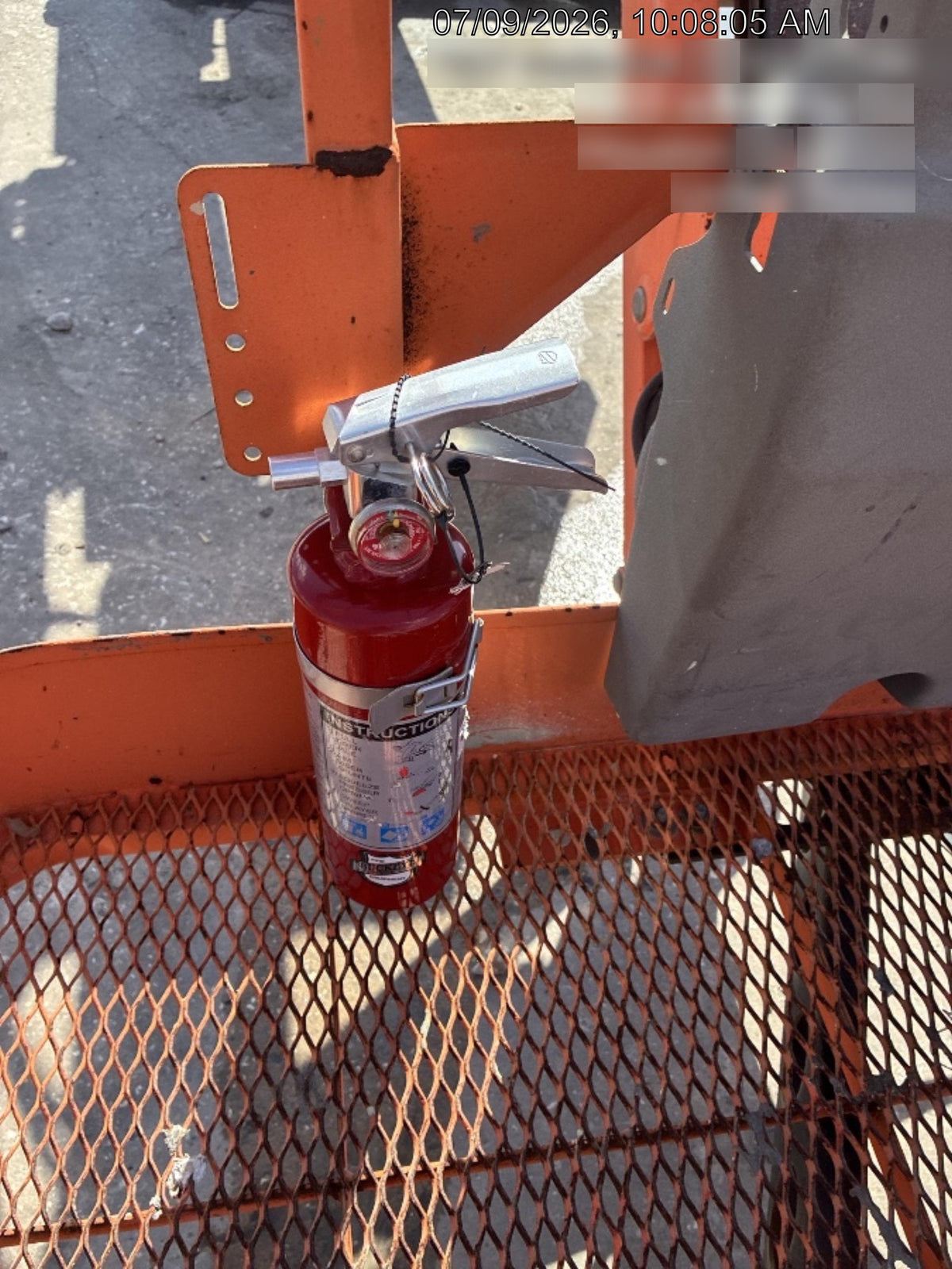 2016 JLG E450AJ
