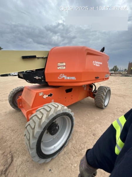 2022 JLG 660SJ