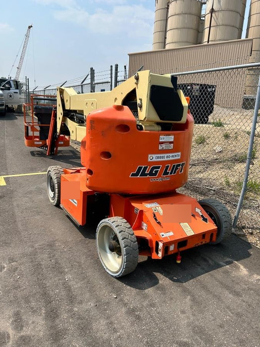 2019 JLG E400AJPN