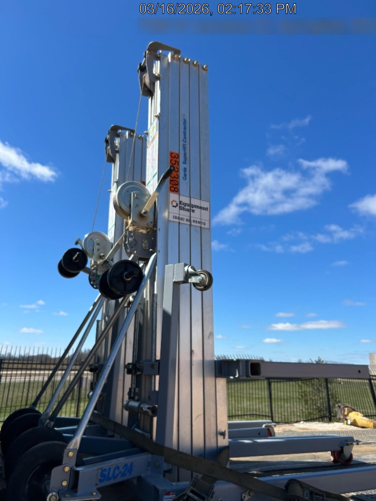 2023 GENIE SLC-24