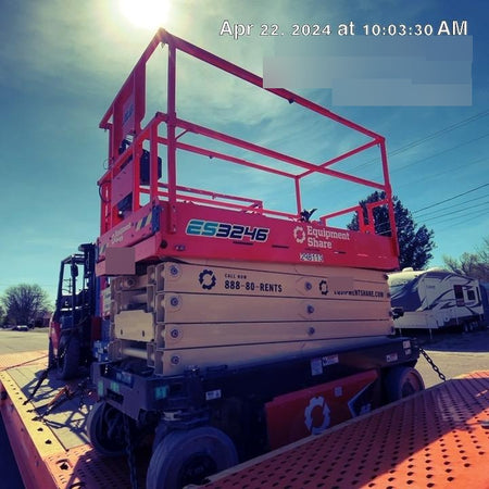 2023 JLG ES3246