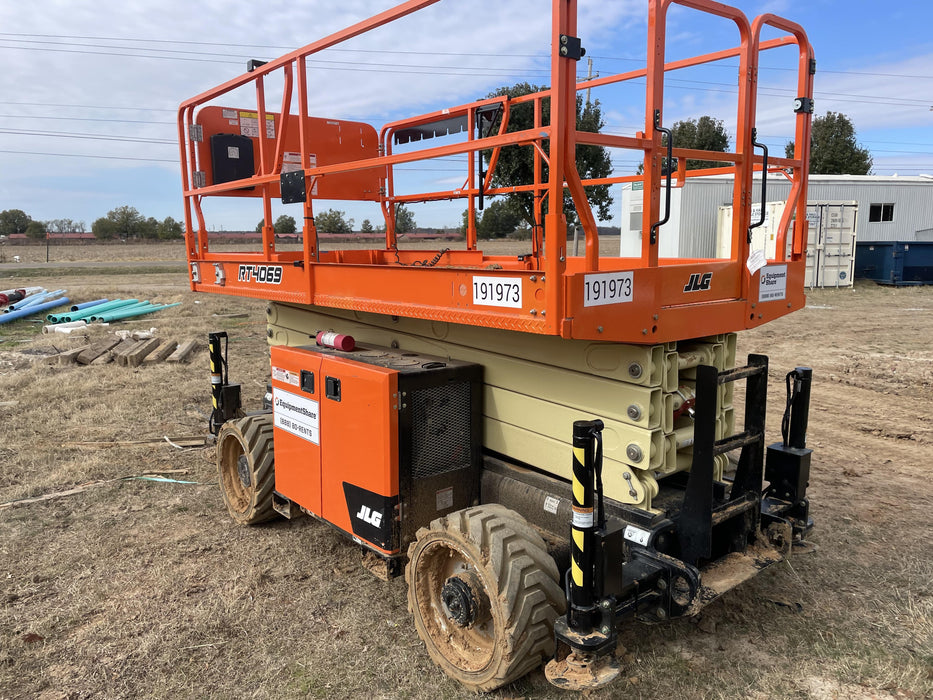 2021 JLG RT4069