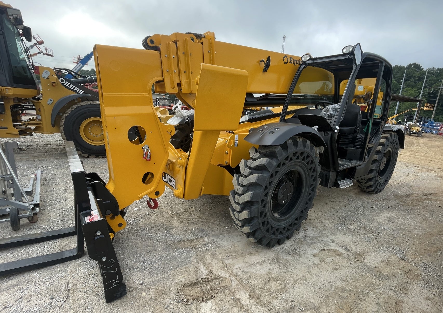 2023 JCB 510-56