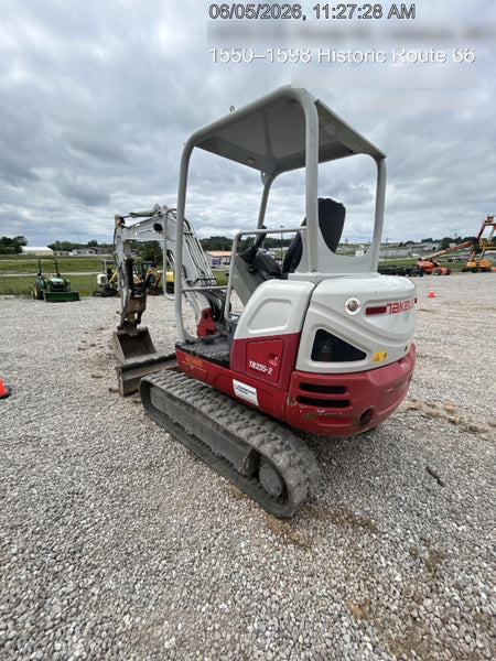 2022 TAKEUCHI TB235-2R