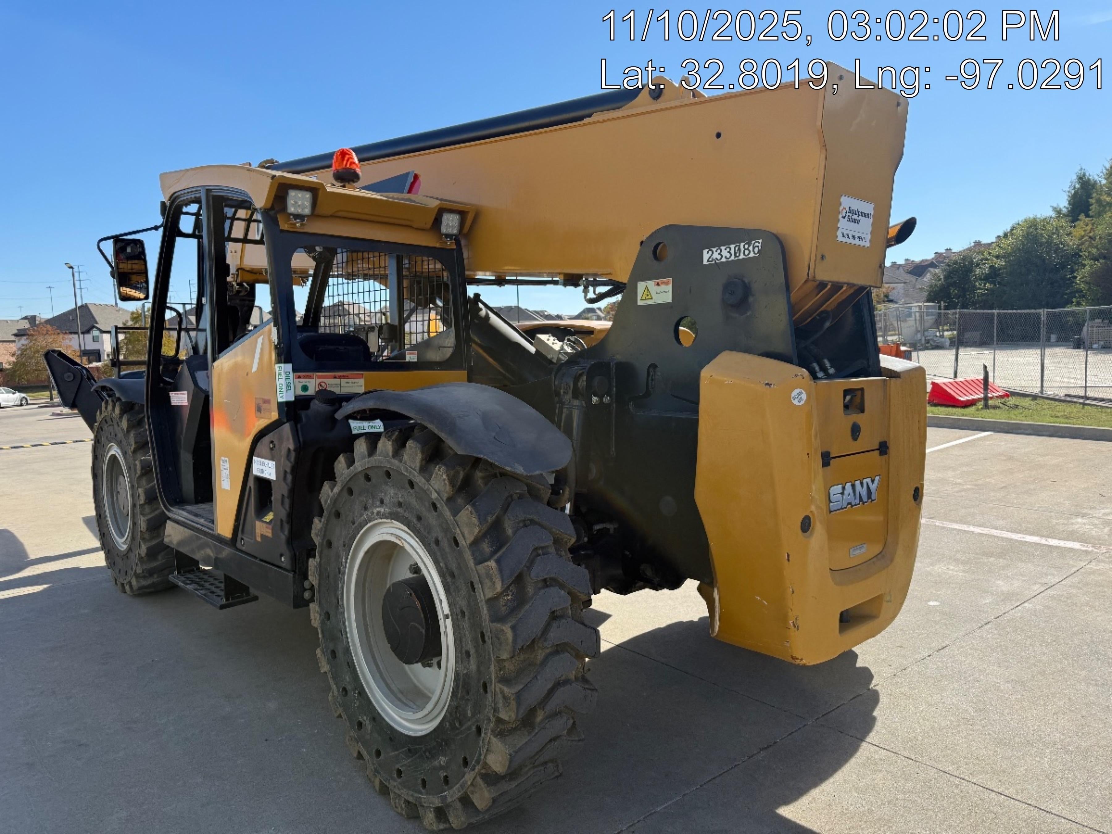 2022 SANY STH1056