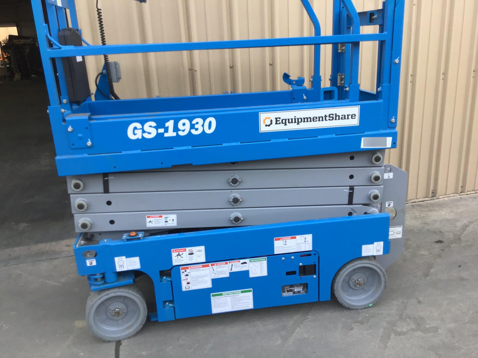 2019 Genie GS-1930 Half Height Swing Gate, 800W Inverter