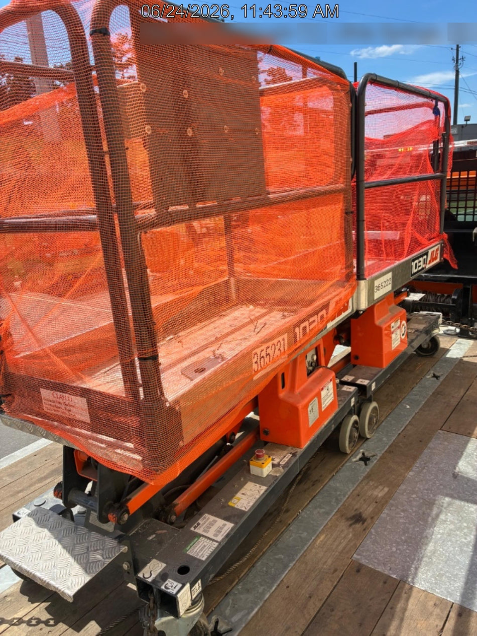 2023 JLG 1030P