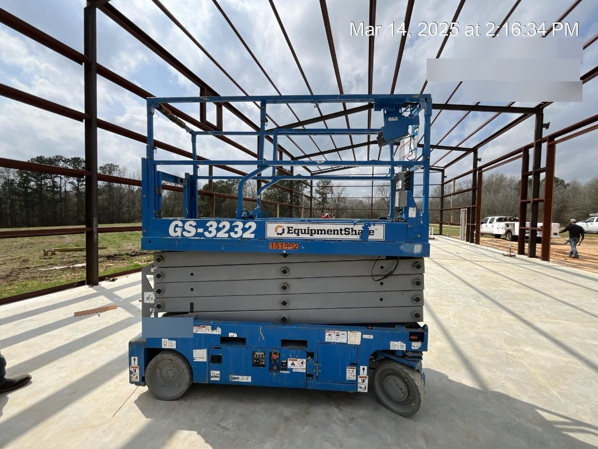 2022 GENIE GS-3232