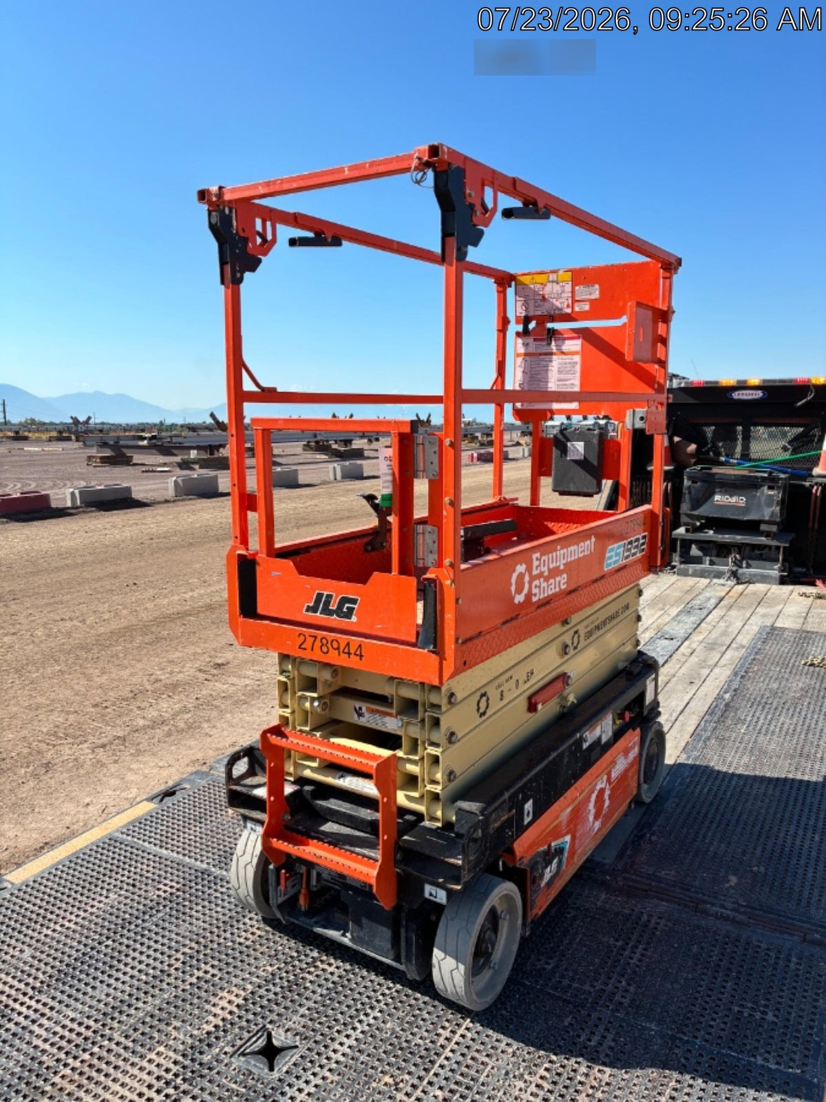 2022 JLG ES1932