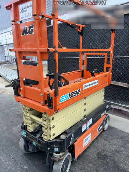 2022 JLG ES1932