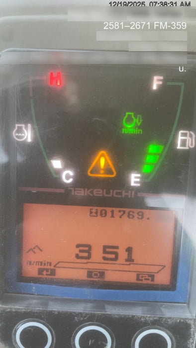 2021 TAKEUCHI TB235-2R