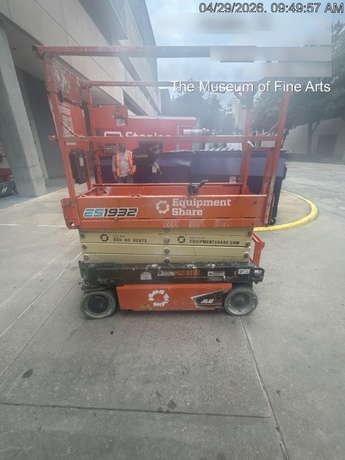 2023 JLG ES1932