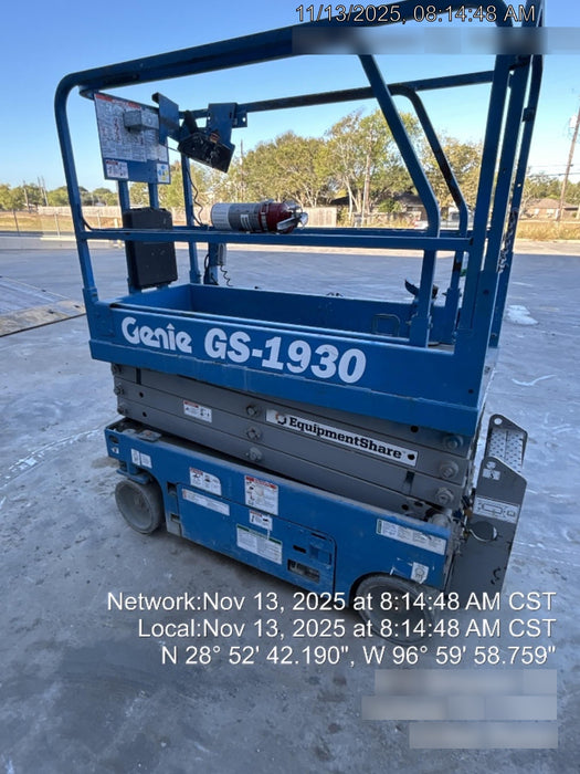 2017 Genie GS-1930 Genie GS-1930 Lift w/Fixed Rail and Chain Entry
