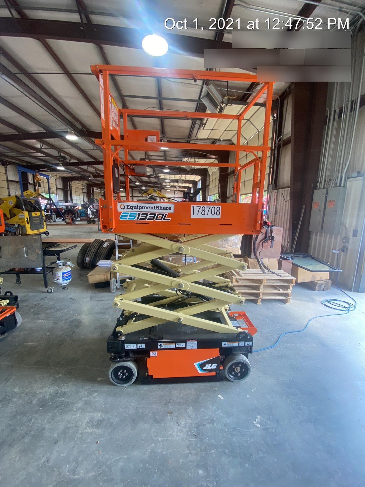 2021 JLG ES1330L