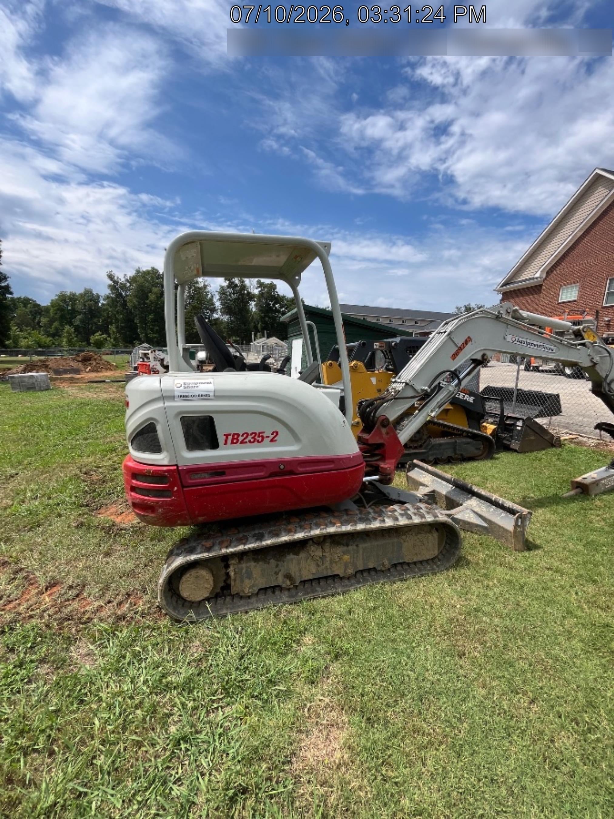 2022 TAKEUCHI TB235-2R