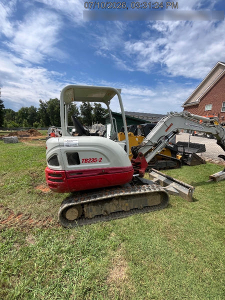 2022 TAKEUCHI TB235-2R