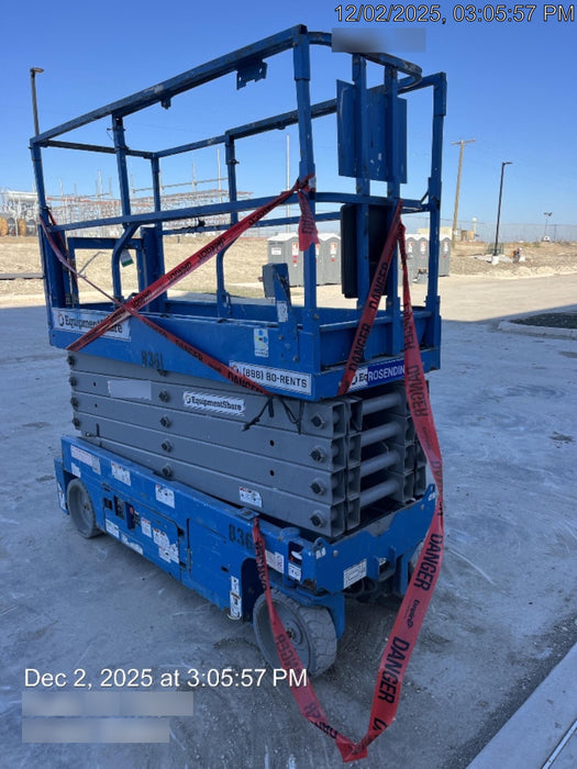 2018 Genie GS-3232 Genie GS3232 Lift w/Folding Rails and Swing Gate