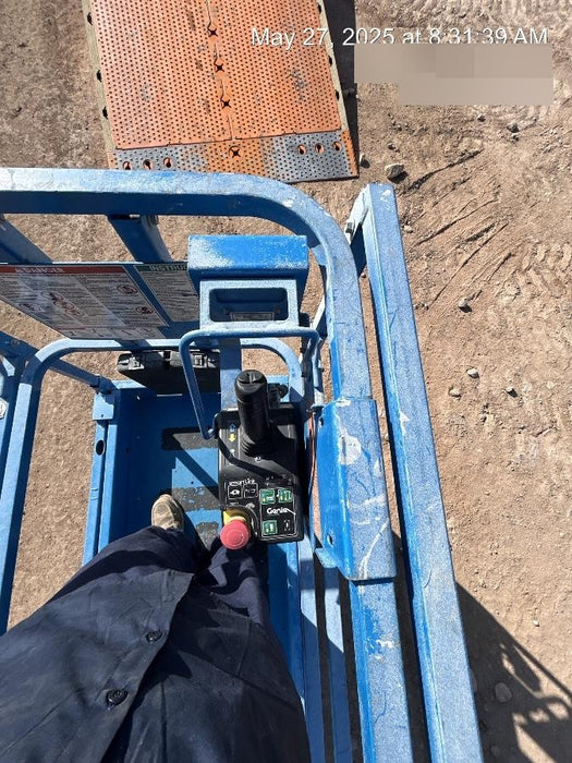 2020 Genie GS-3232 Standard, Folding half height swing gate, 800W Inverter