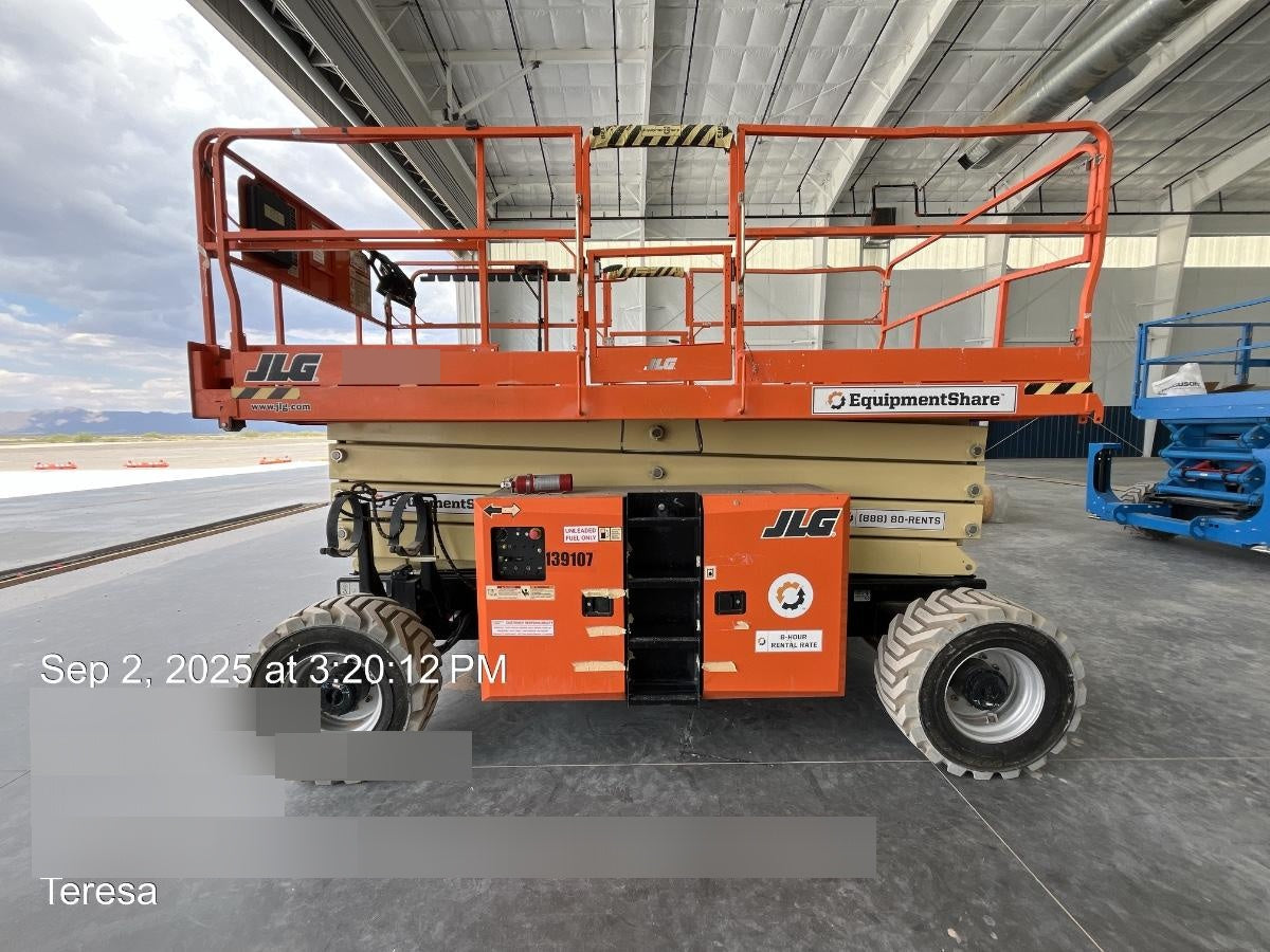 2021 JLG 430LRT