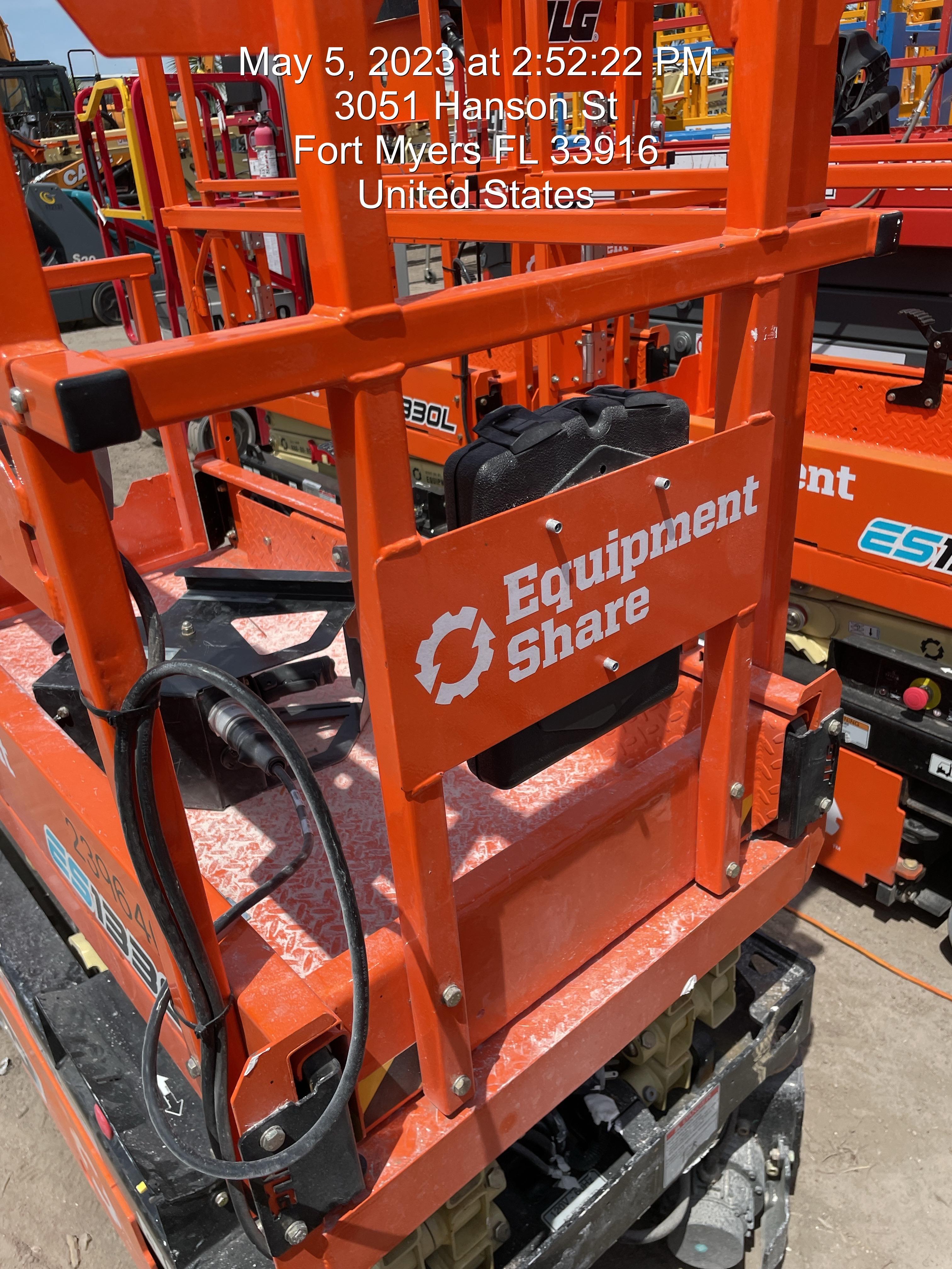 2022 JLG ES1330L