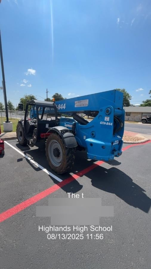 2019 Genie GTH-844 GTH-844 w/Open ROPS, FF Tires, beacon/work lights, 60" carriage/forks