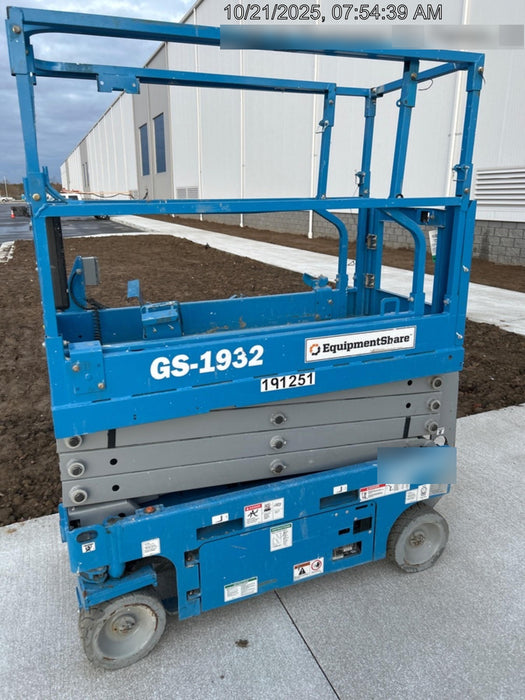 2021 GENIE GS-1932