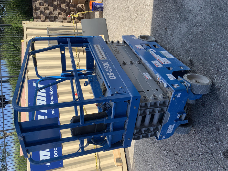 2020 Genie GS-1930 Solid Non Marking Tires, Beacon, Folding rails with half height swing gate