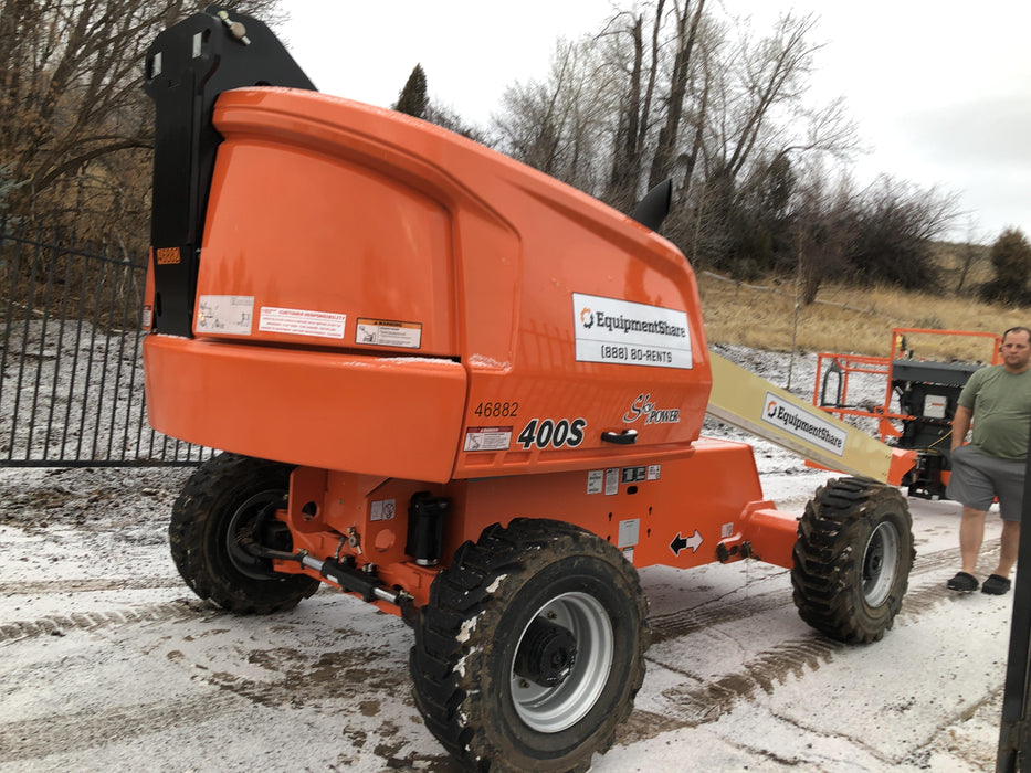 2019 JLG 400S
