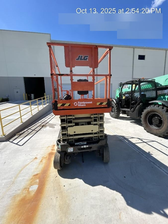 2022 JLG ES3246