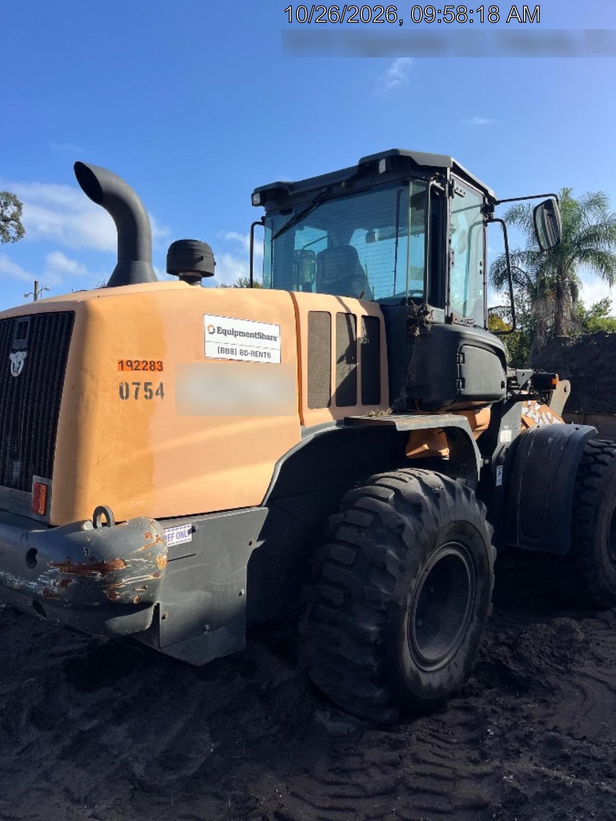 2017 Case 621G CLOSED CAB, JRB 416 STYLE HYD COUPLER
