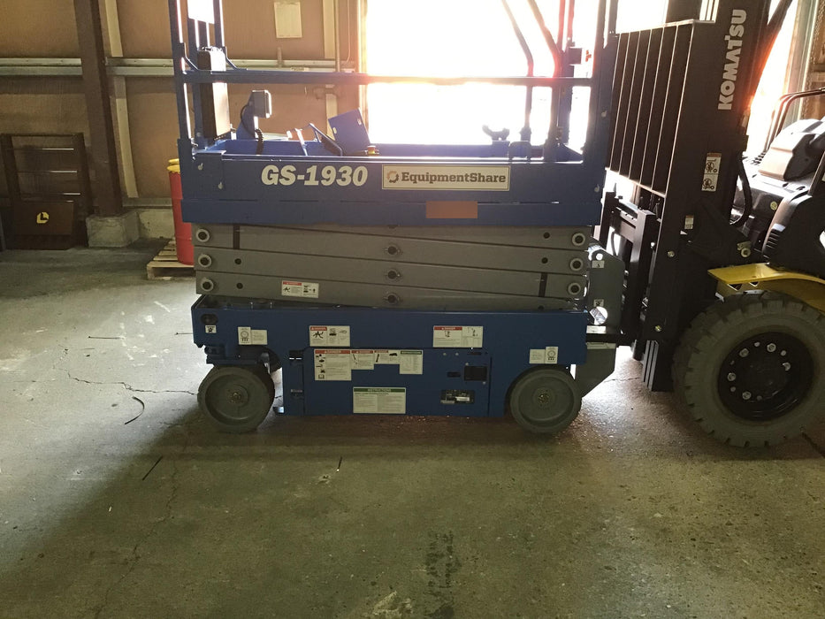 2019 Genie GS-1930 Half Height Swing Gate, 800W Inverter