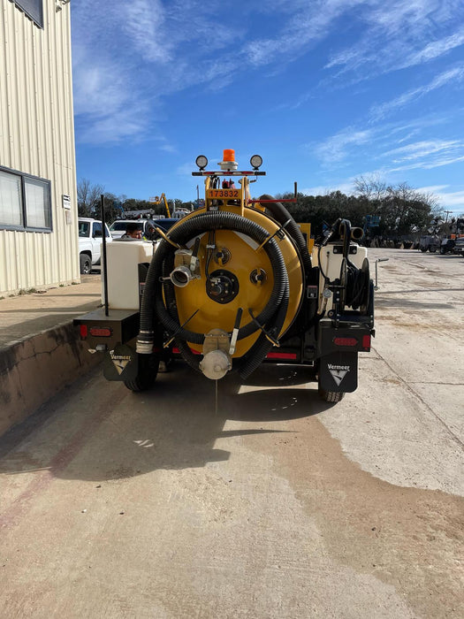 2021 Vac-Tron LP573XDT T4 Koehler Diesel Engine, 500 Gallon Debris Tank, x2 100 Gallon Water Tanks