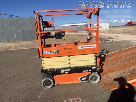 2022 JLG ES1932