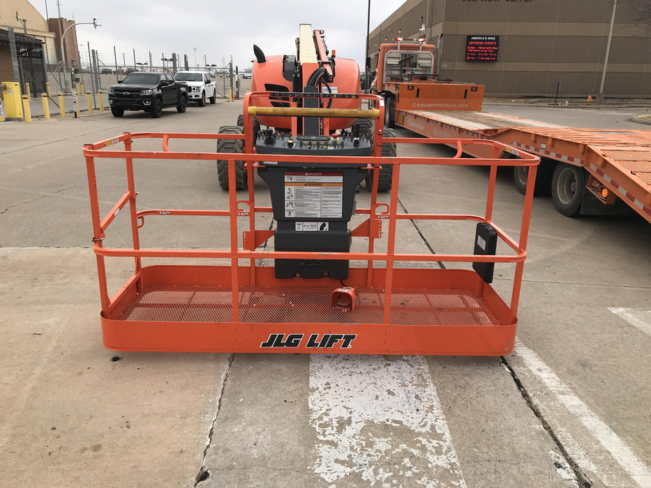2019 JLG 600AJ