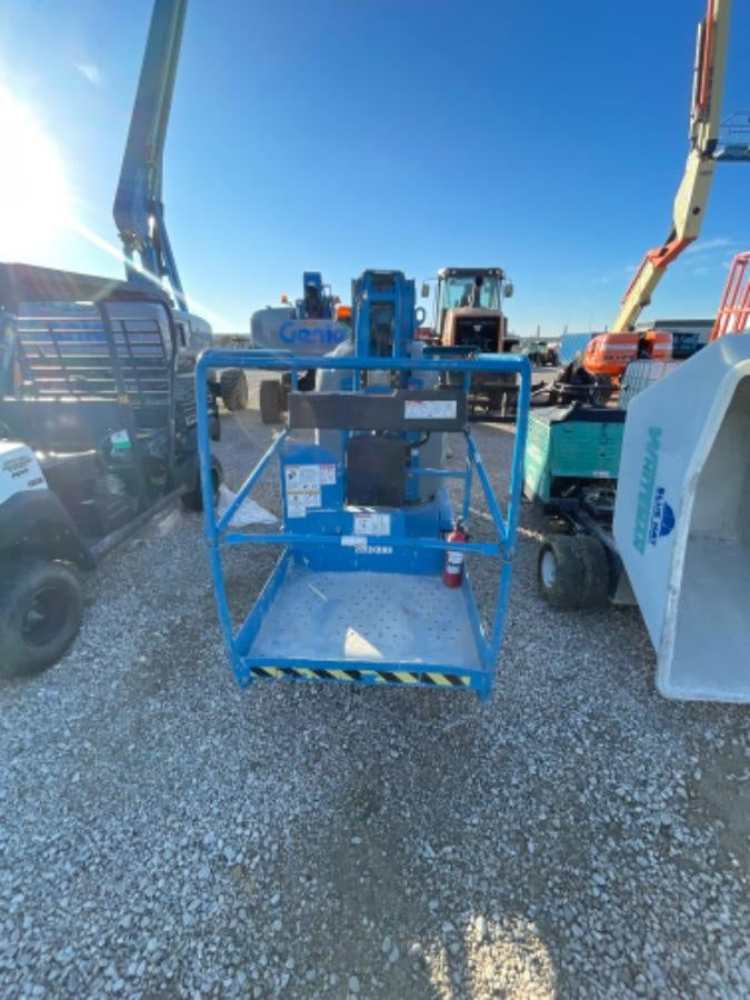 2020 GENIE GR-26J