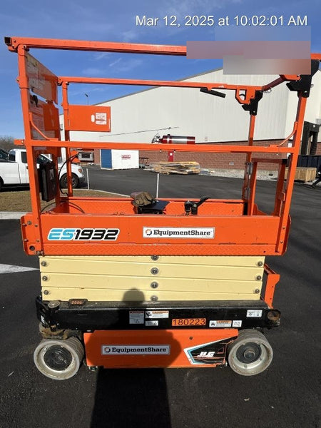 2021 JLG ES1932