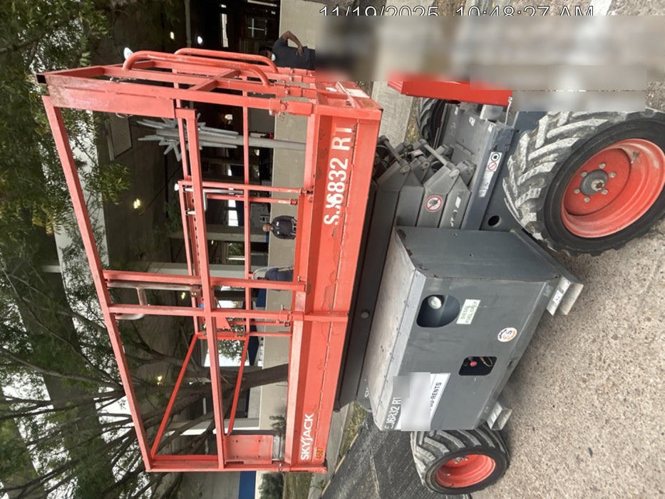 2017 SKYJACK SJ6832 RT