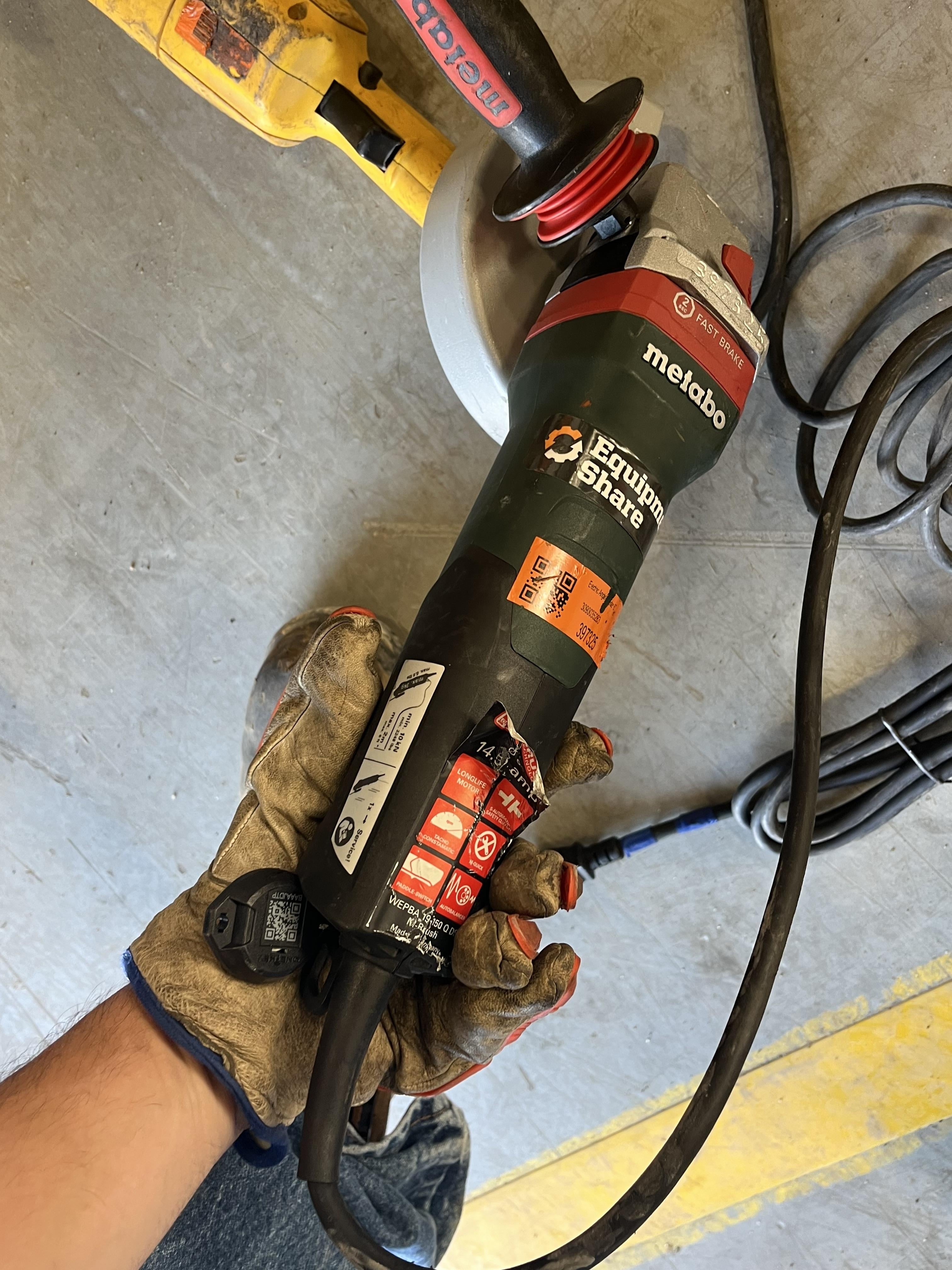 2021 DEWALT DW831