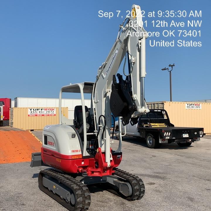 2022 TAKEUCHI TB235-2R