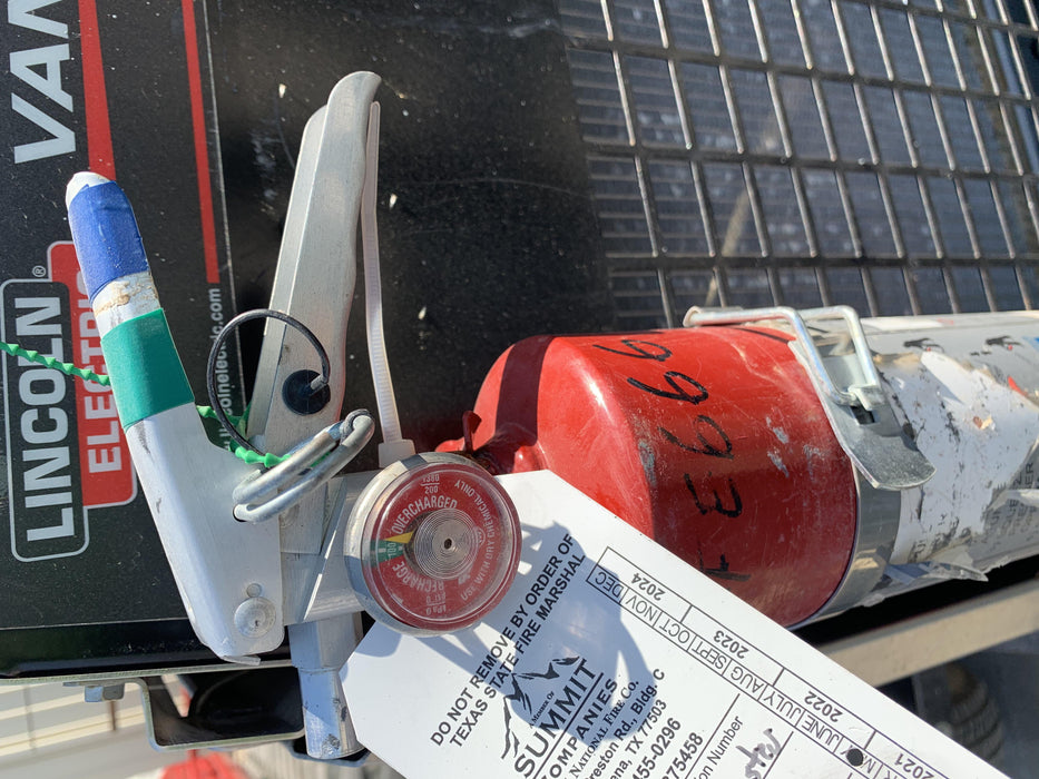 2019 Lincoln Electric Vantage 322 Welder Ready-Pak 3, Two wheel trailer, Fender and Light kit, Cable Rack