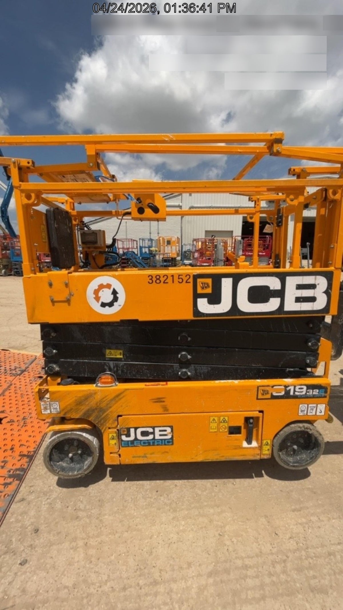 2024 JCB S1932E