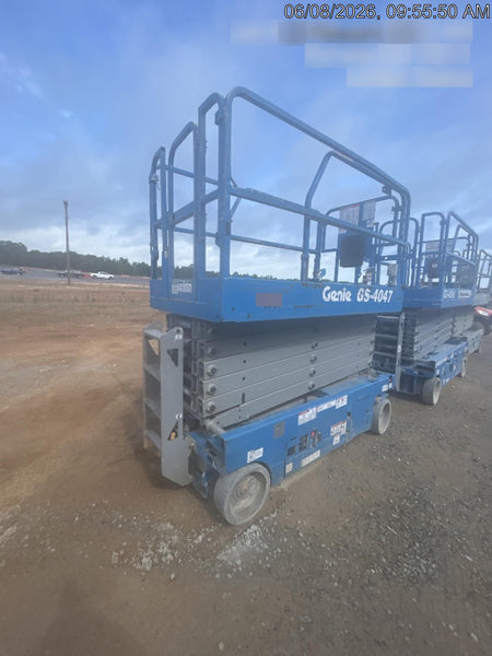 2019 Genie GS-4047 Folding rails with half height swing gate